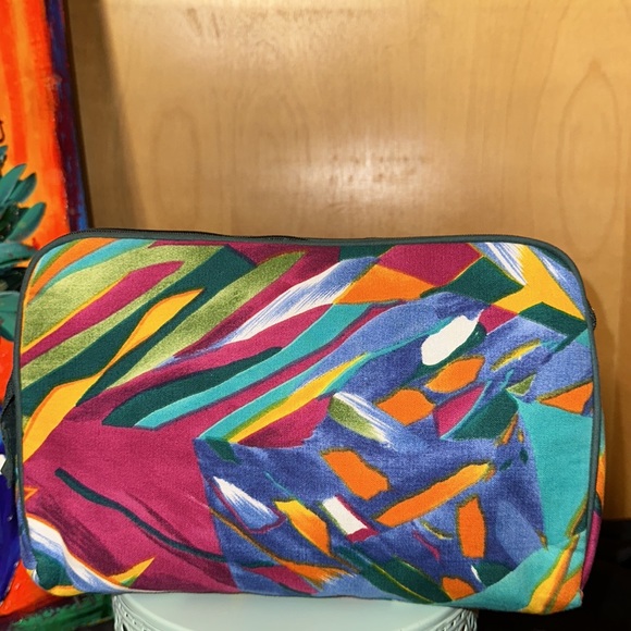 Ted Lapidus Makeup Bag - Picture 4 of 12